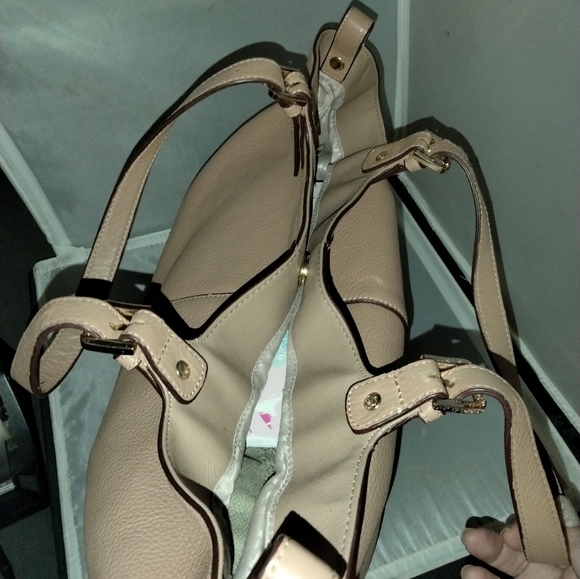 DKNY extra large tan Pebble leather purse tote - Picture 9 of 15